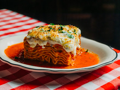 Il Porcellino signature dishes Rigatoni alla Vodka
Baked Burrata Lasagna
Chicken Piccata